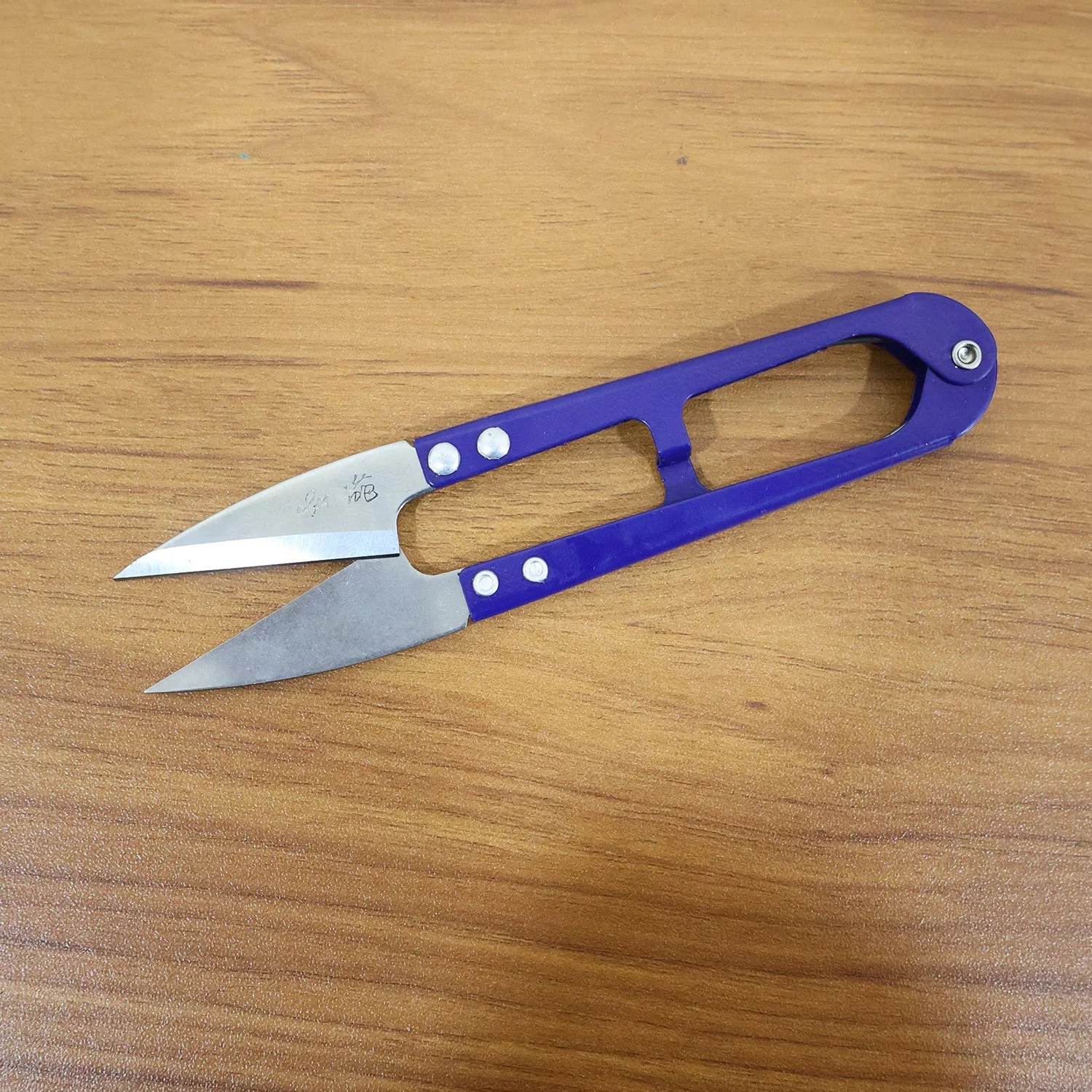 Sewing Scissors – Ergonomic Handle for Precise Fabric Cutting - Image 8