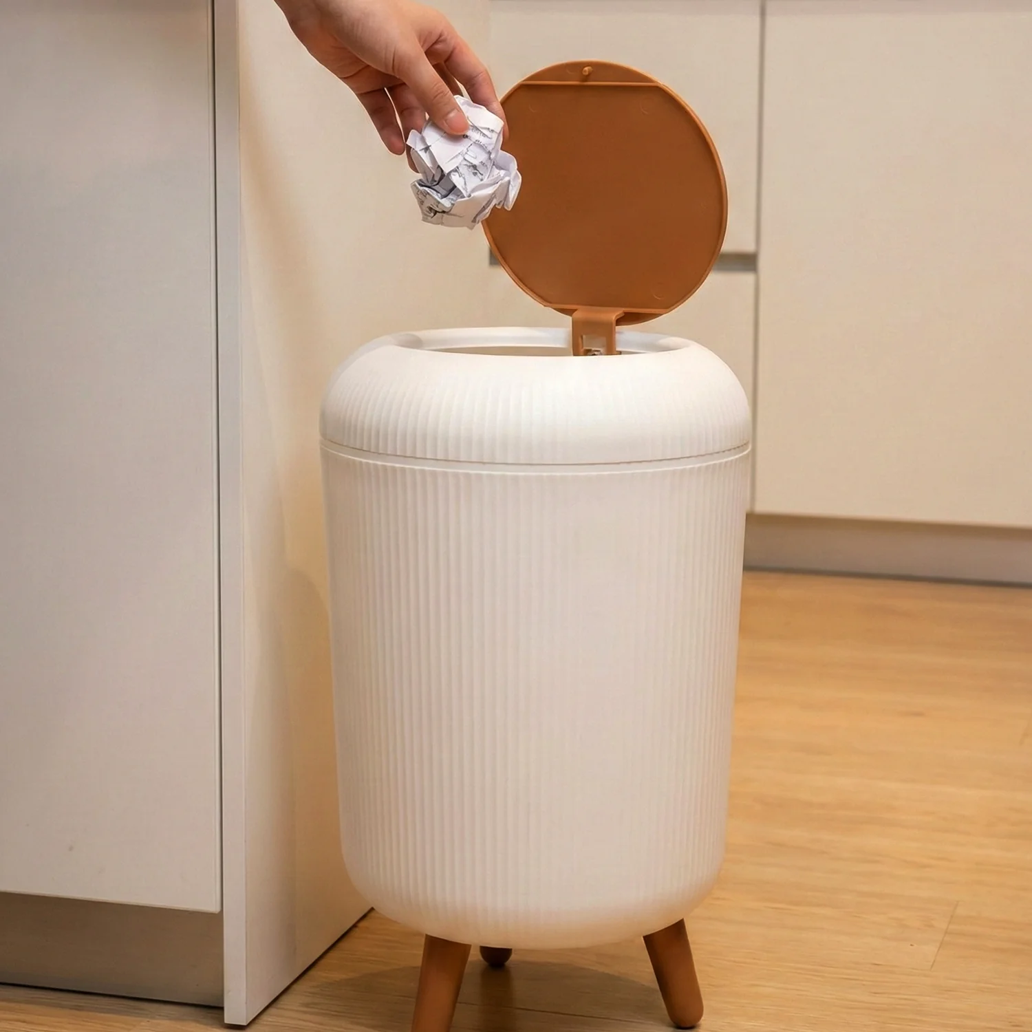 Mini Dustbin with Lid – Stylish Space-Saving Waste Bin - Image 3
