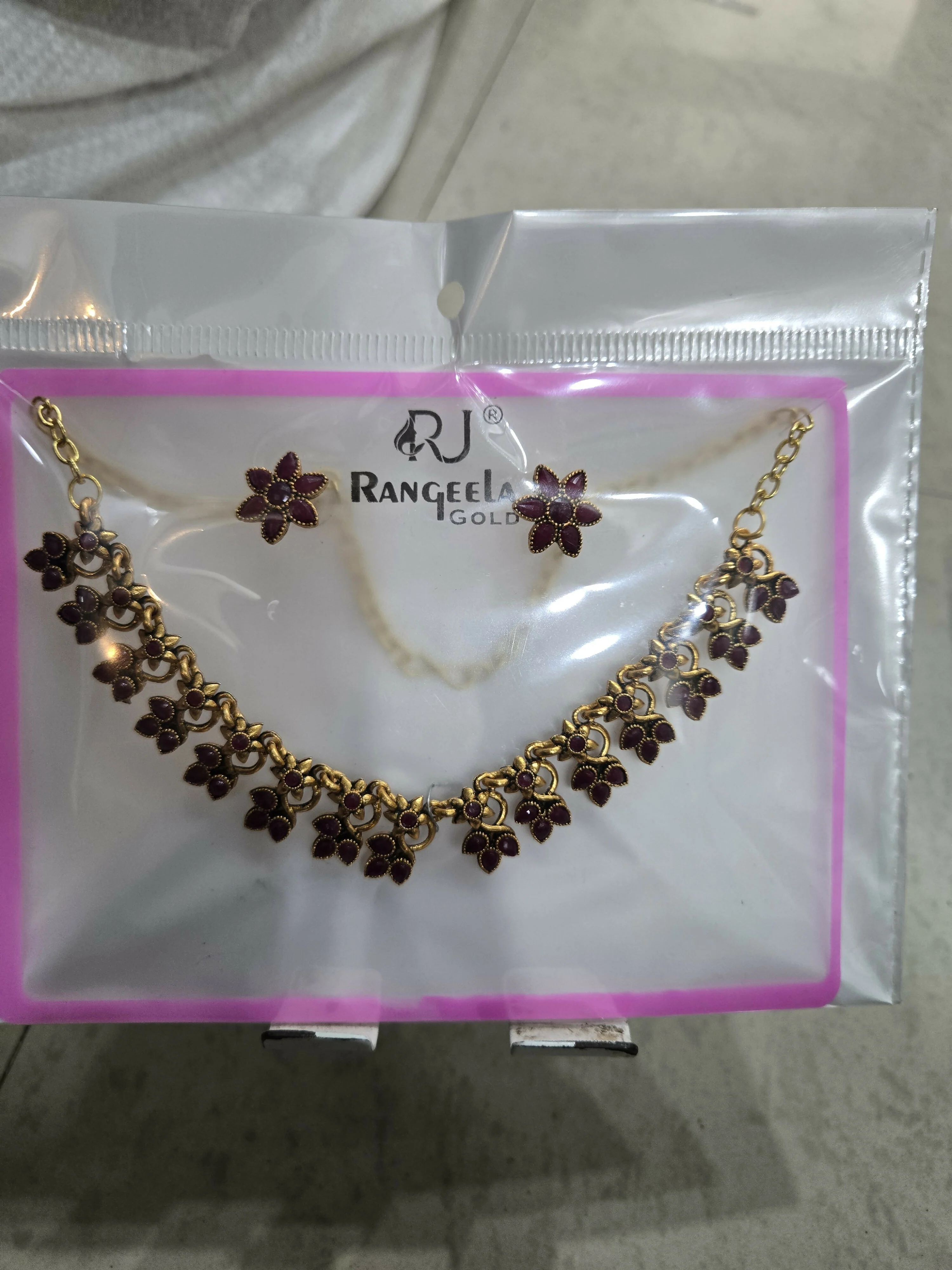 Premium Traditional Gold & Pink Stone Necklace Jewellery Set Display - Image 5