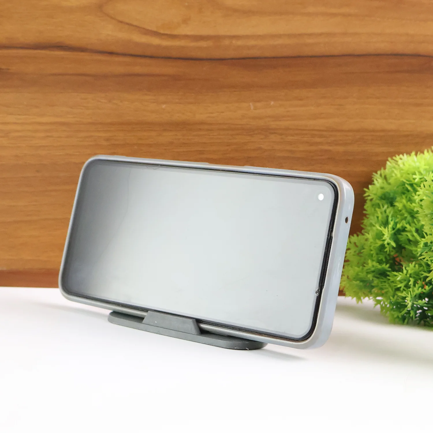 Black Pyramid Mobile Stand – 3 Adjustable Angles for Smartphones & Tablets - Image 4