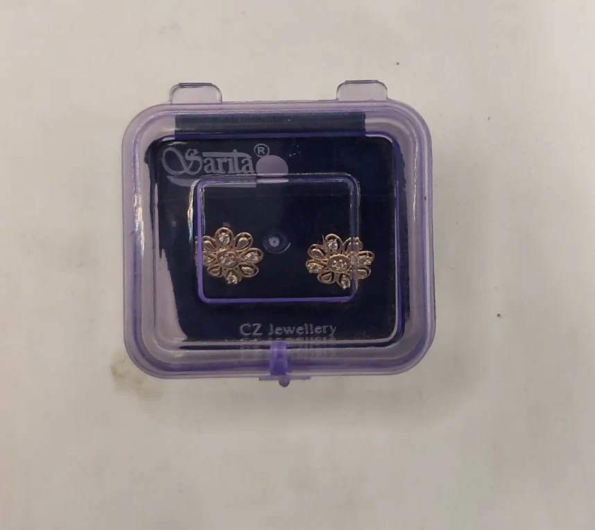 Rose Gold Diamond Flower Stud Earrings – Elegant Floral Sparkle - Image 5