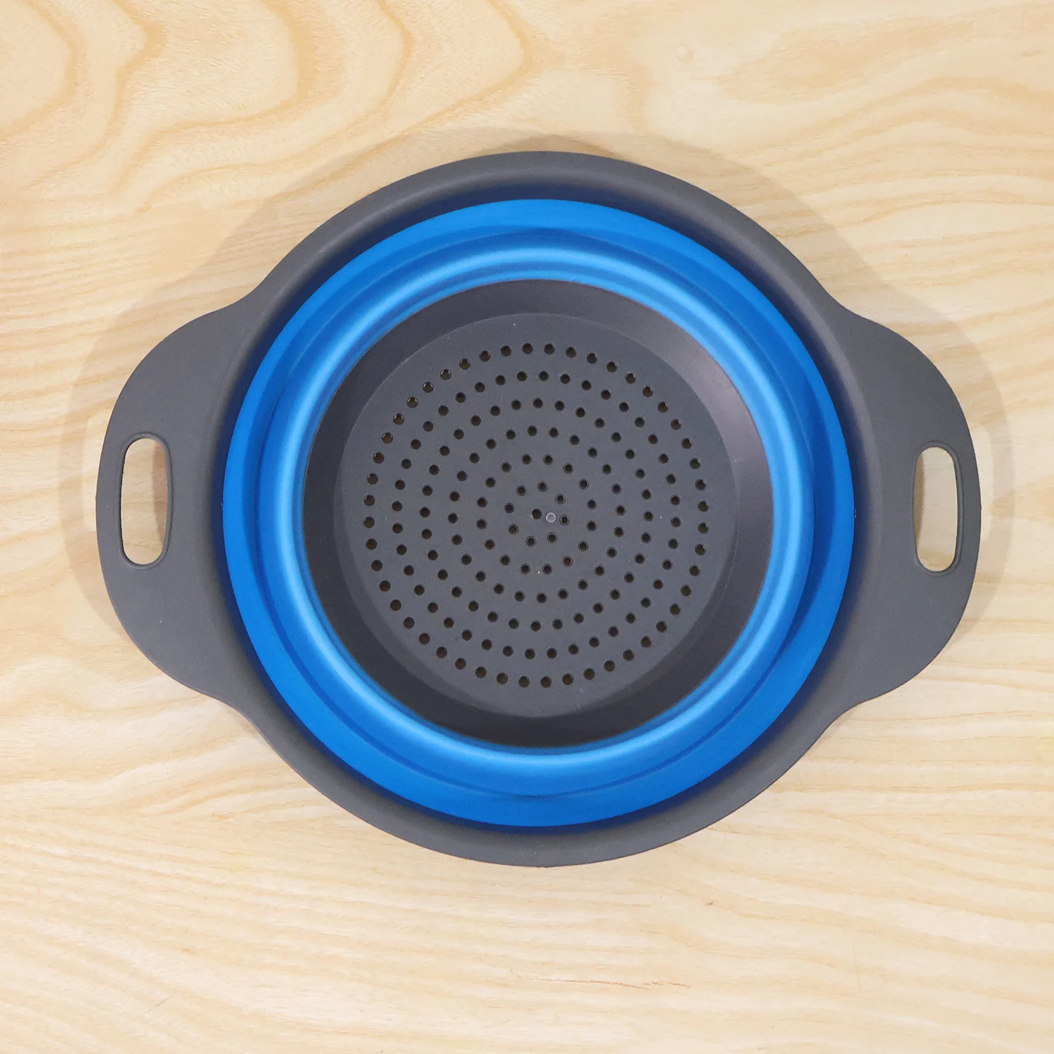 Silicone Collapsible Strainer – Space-Saving Kitchen Tool for Easy Draining - Image 9