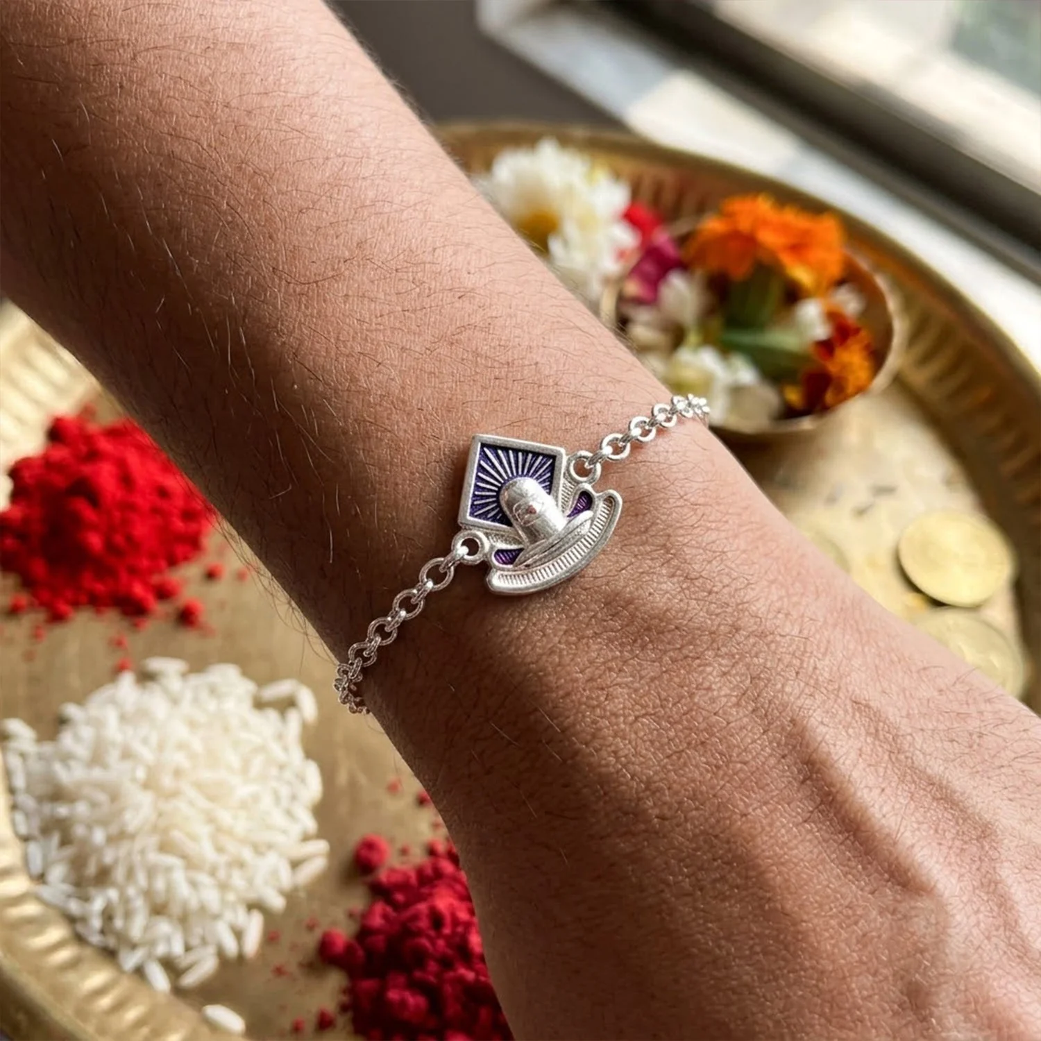 Shiv Lingam Enamel Chain Bracelet – Elegant Rakhi for Brother - Image 2
