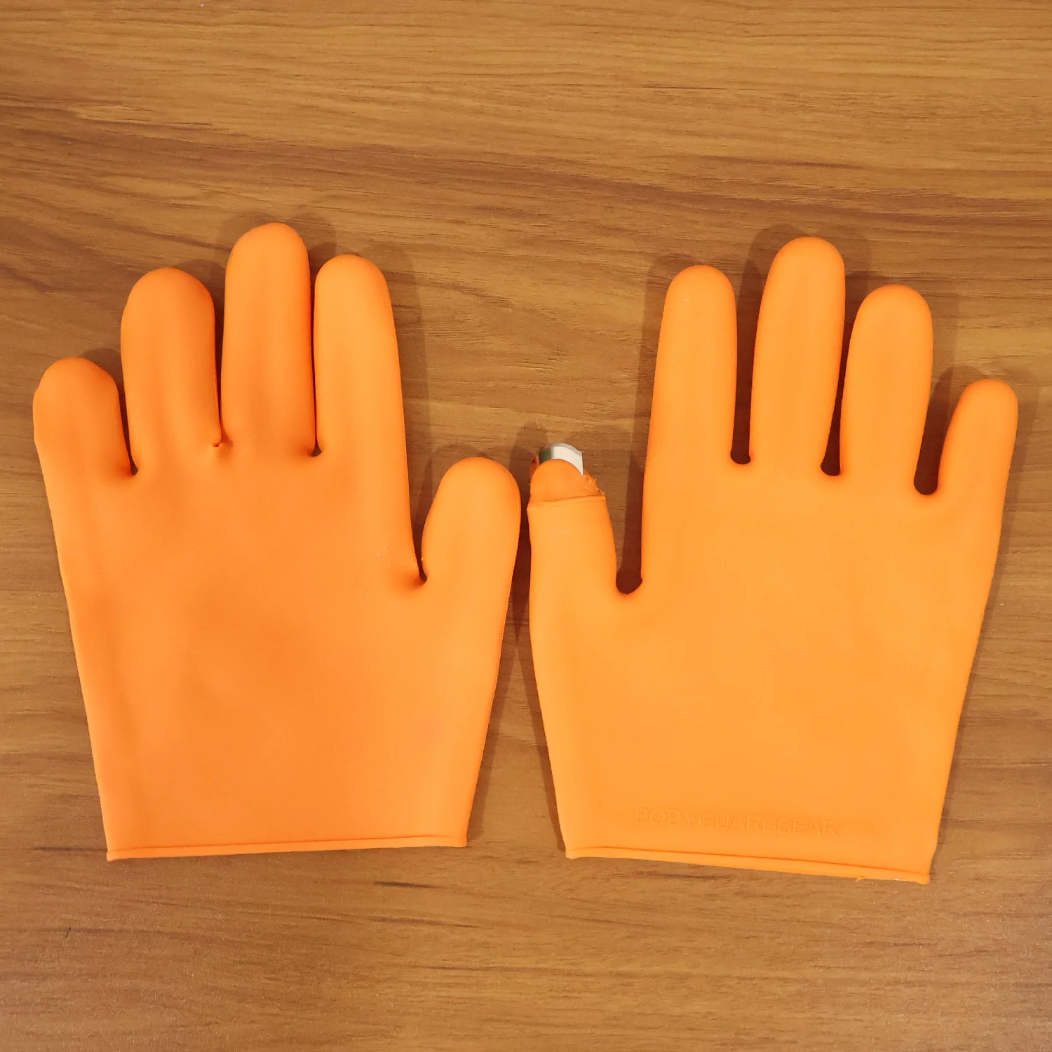 Silicone Gloves – Hand Protection with Built-in Finger Guard - Image 9