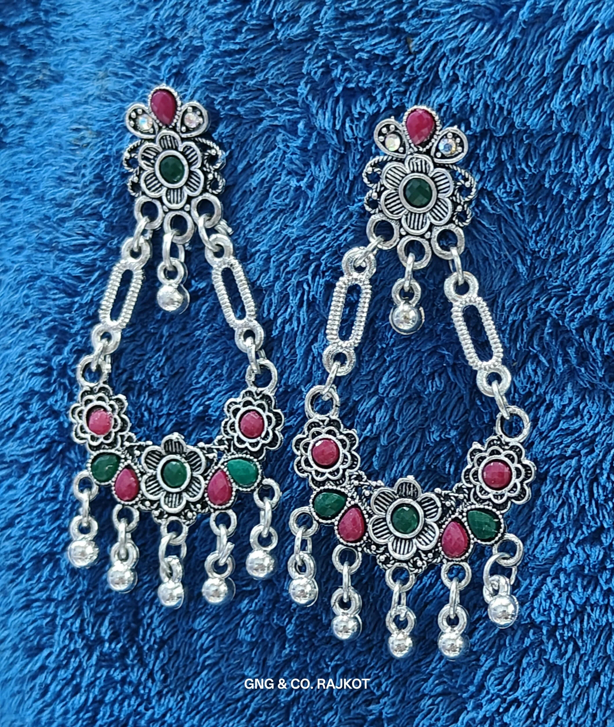Silver Jhumka Earrings – Traditional Green Marun Beaded Design - Image 4