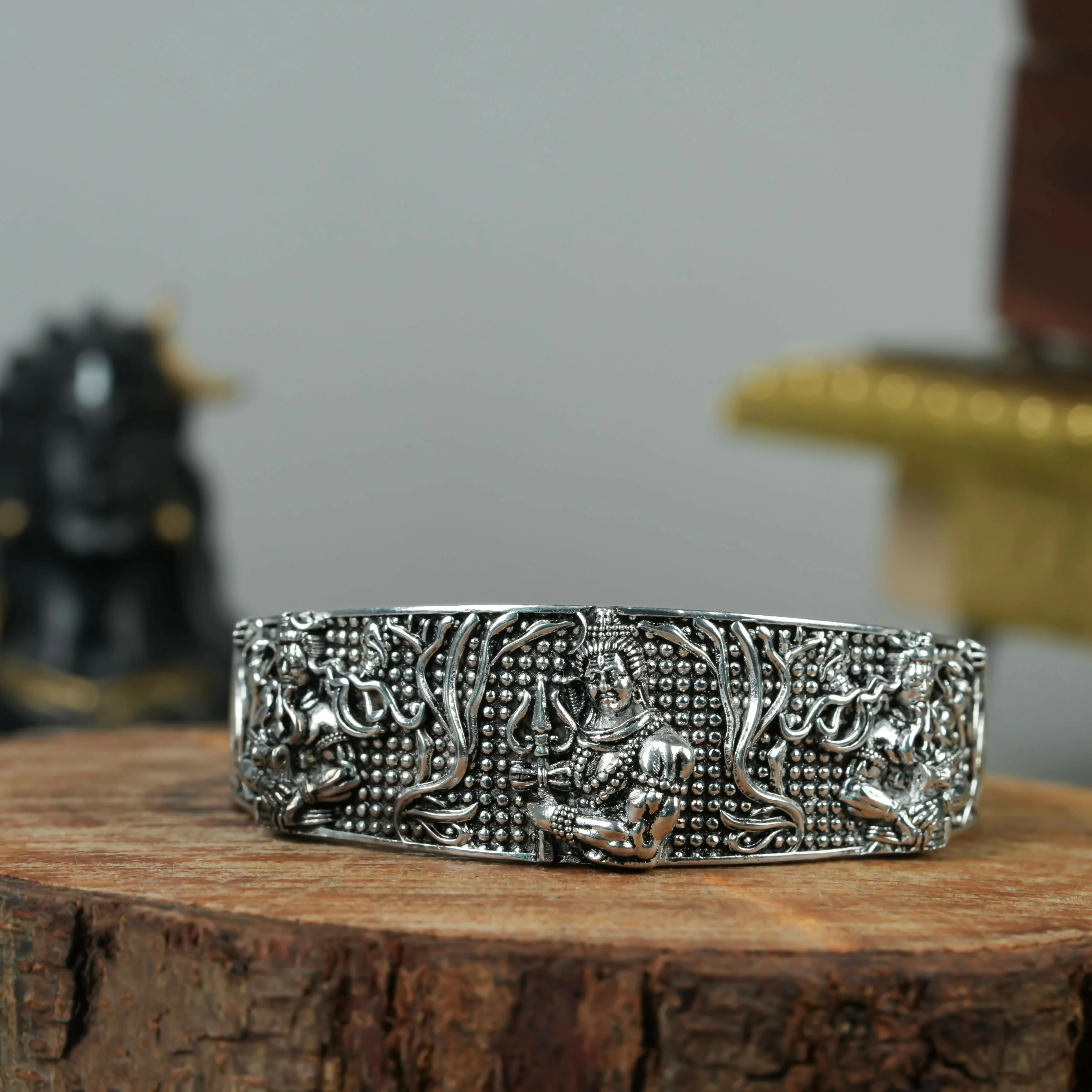 Lord Shiva Carved Silver-Tone Adjustable Bracelet – Unisex Spiritual Cuff - Image 4