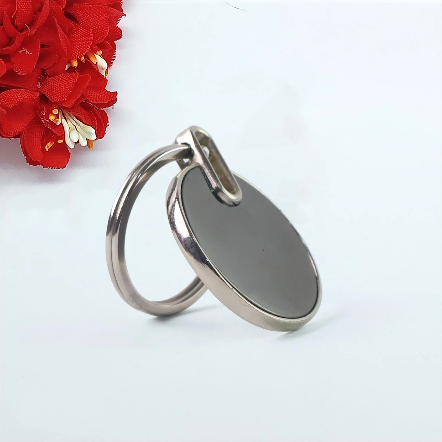 Black Round Metal Keychain – Durable Minimalist Key Organizer - Image 4
