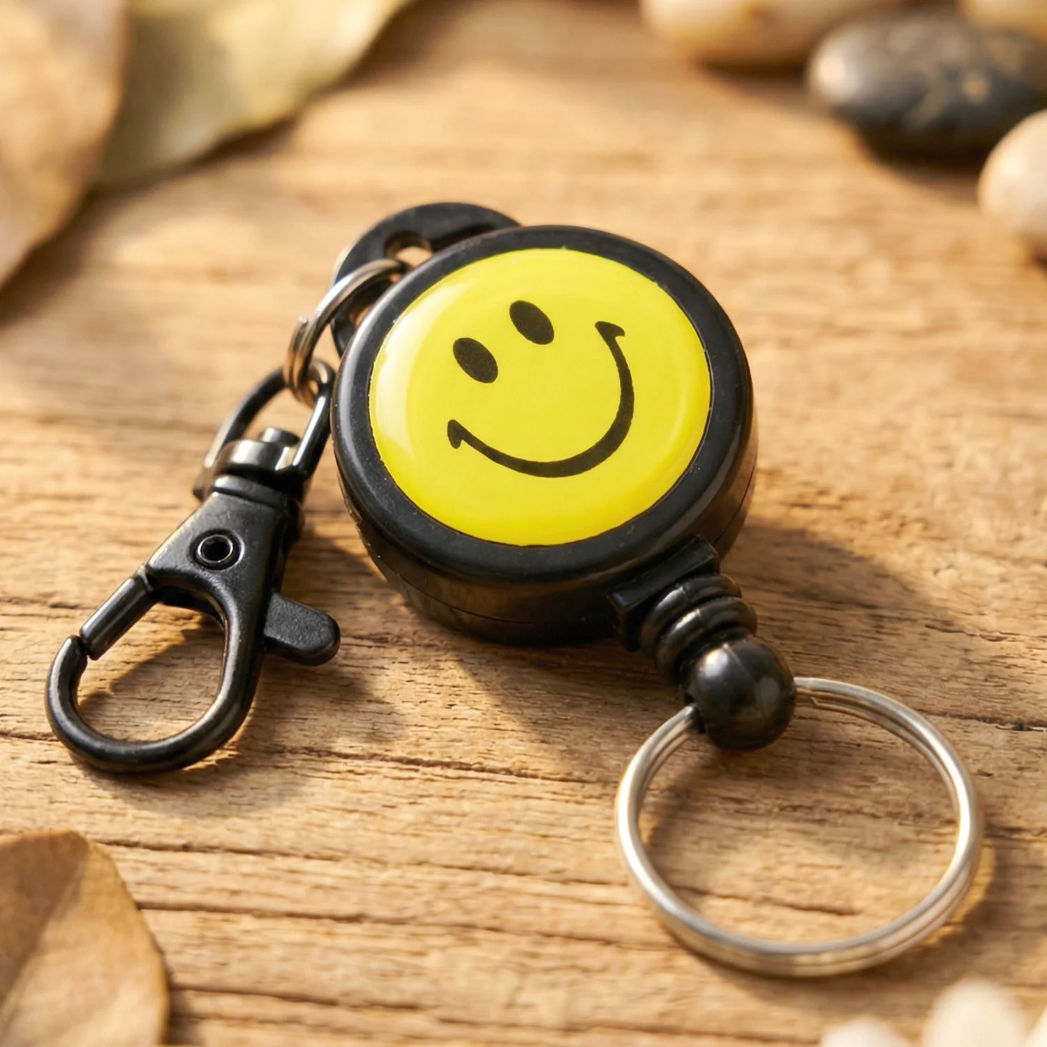Smiley Face Retractable Keychain – Durable Heavy-Duty Clip - Image 4