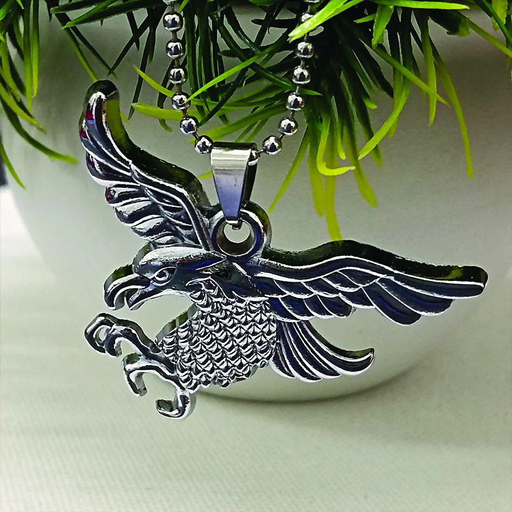 Flying Eagle Chain Pendant – Symbol of Strength & Freedom