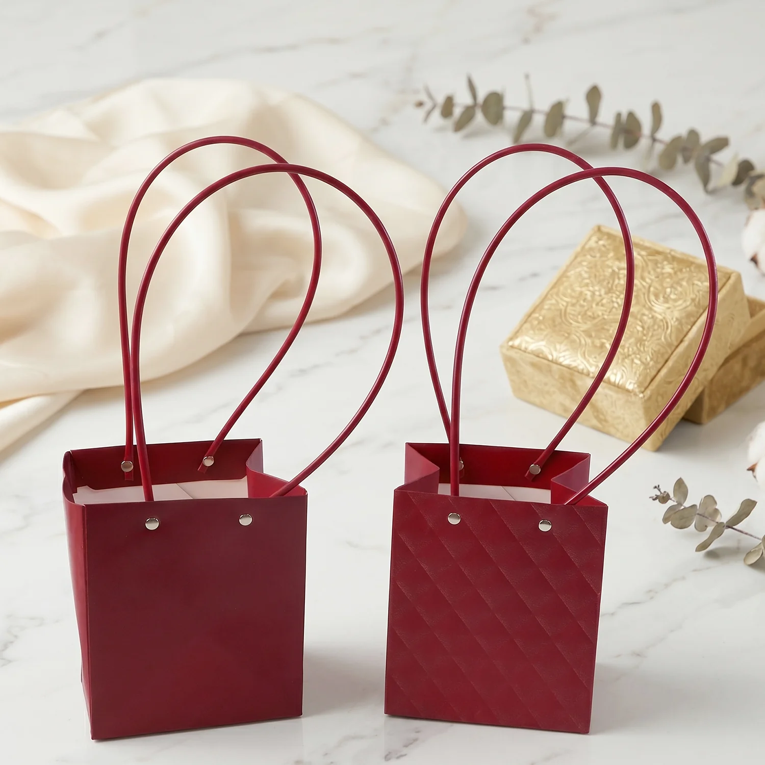 Foldable Flower Packaging Bag – Reusable and Water-Resistant - Image 3