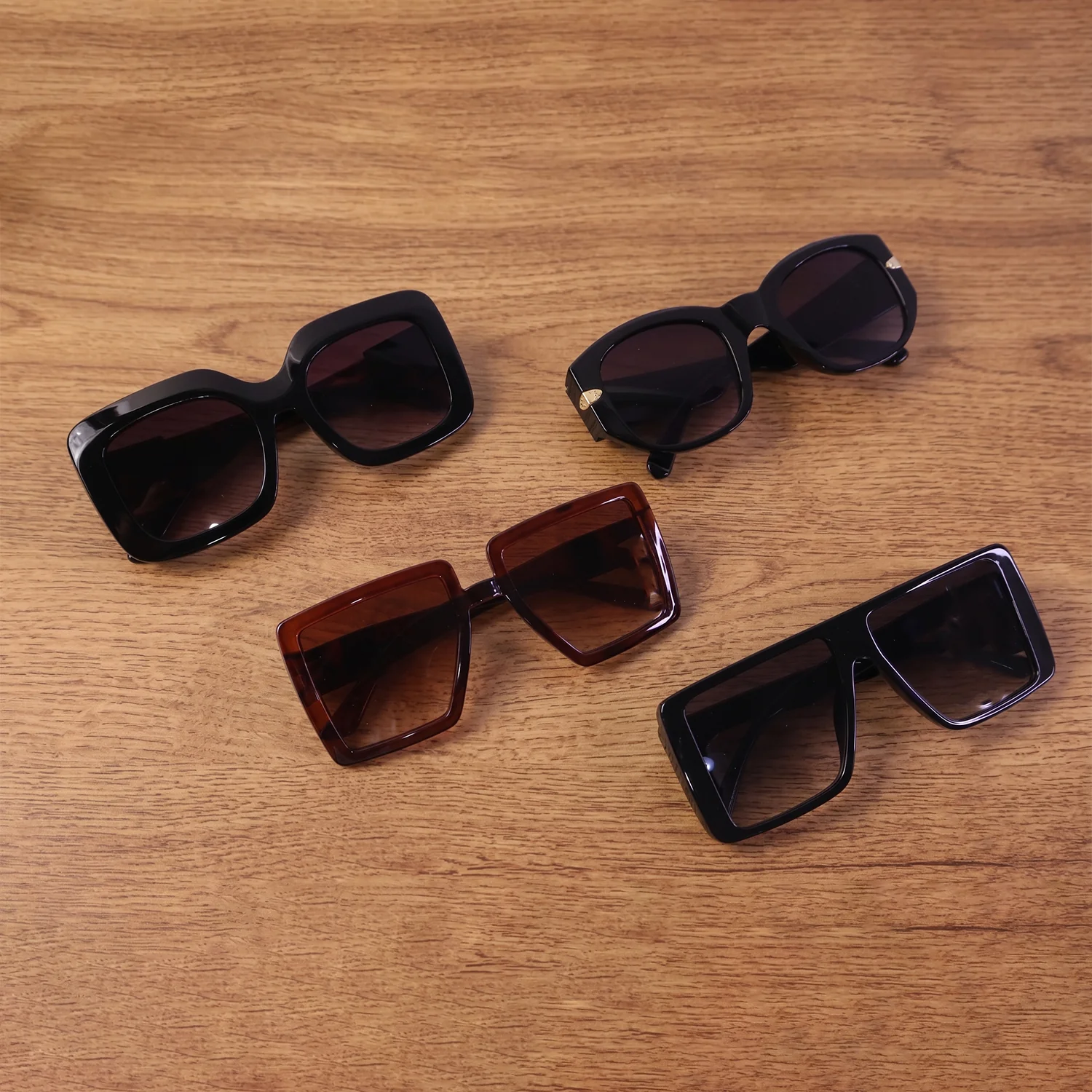 Oversized Square Sunglasses – Trendy Unisex Fashion Eyewear - Image 8