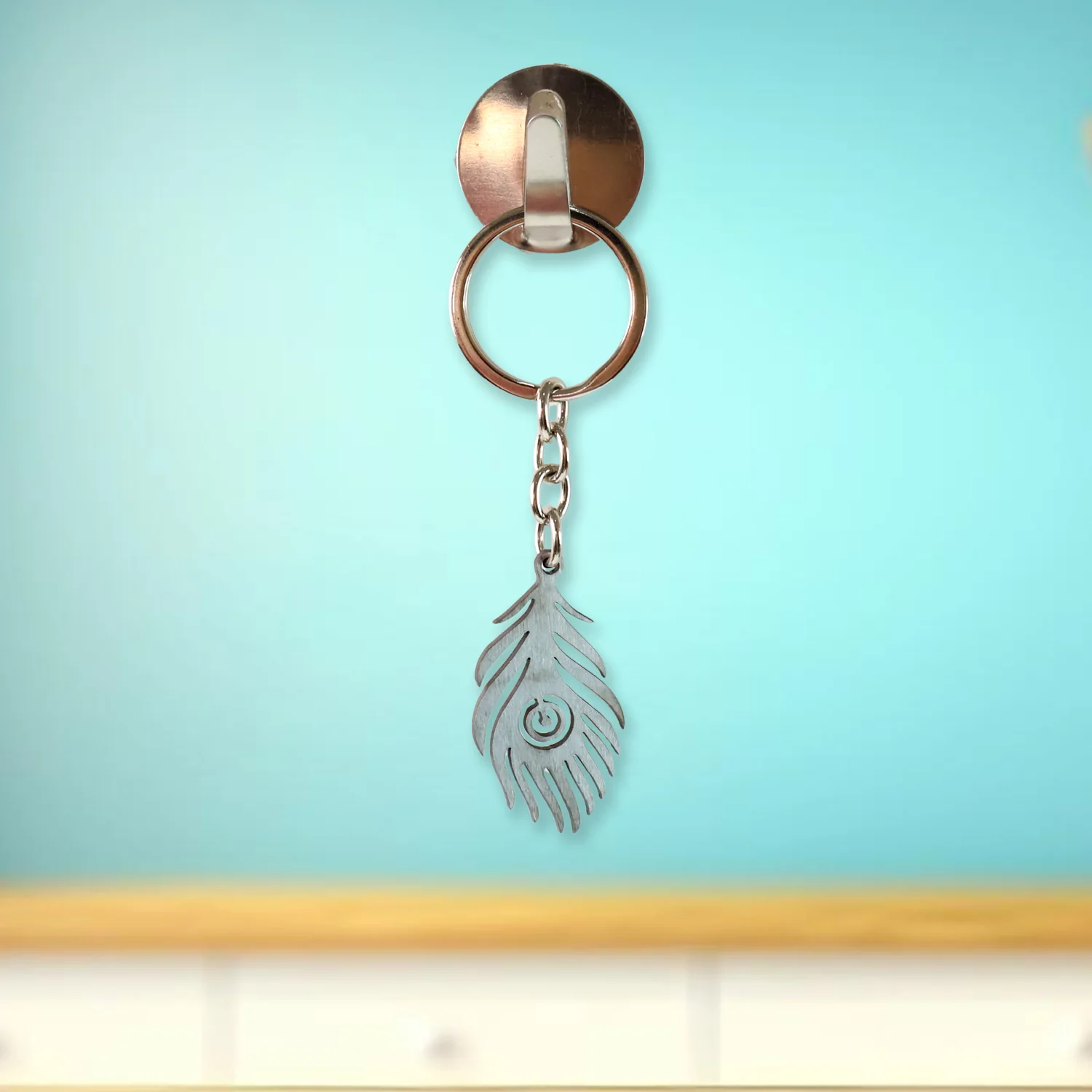 Peacock Feather Keychain – Durable Stainless Steel Design - Image 4