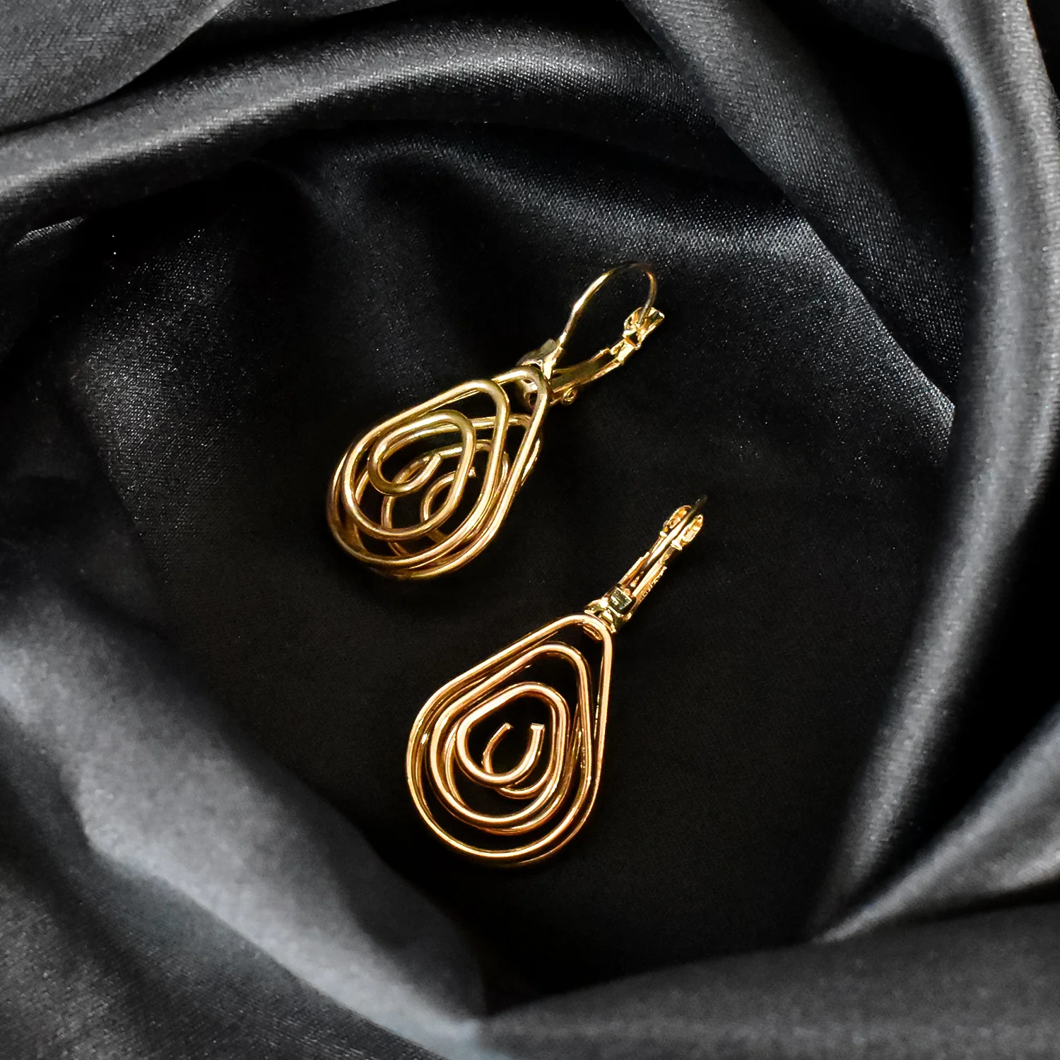 Crystal Earring Set for Women – Timeless & Sparkling Design | HV - Image 4