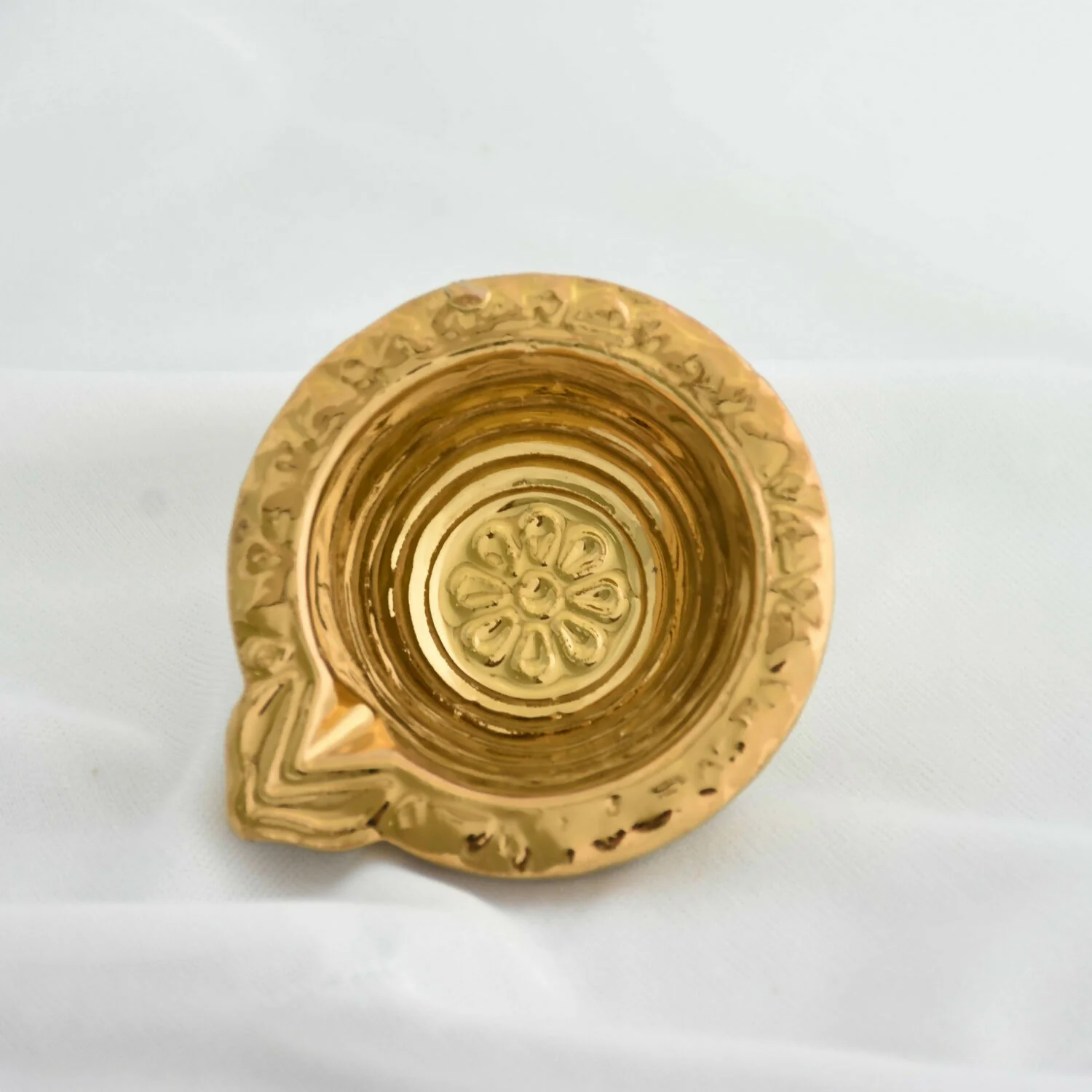 Decorative Ceramic Diya – Elegant Festive Lighting Accessory - Image 3