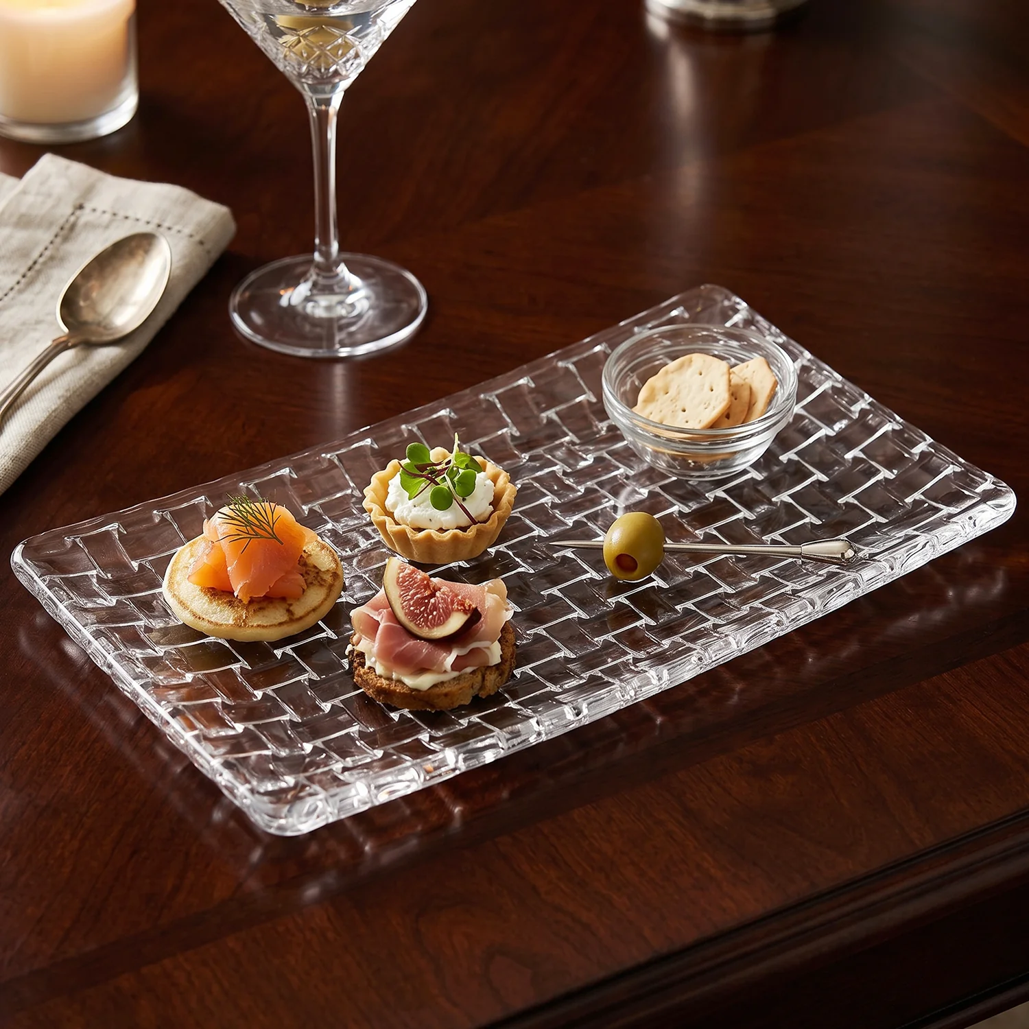 Transparent Glass Serving Tray 11 Inch Rectangular Basketweave Platter (1 Pc) - Image 8