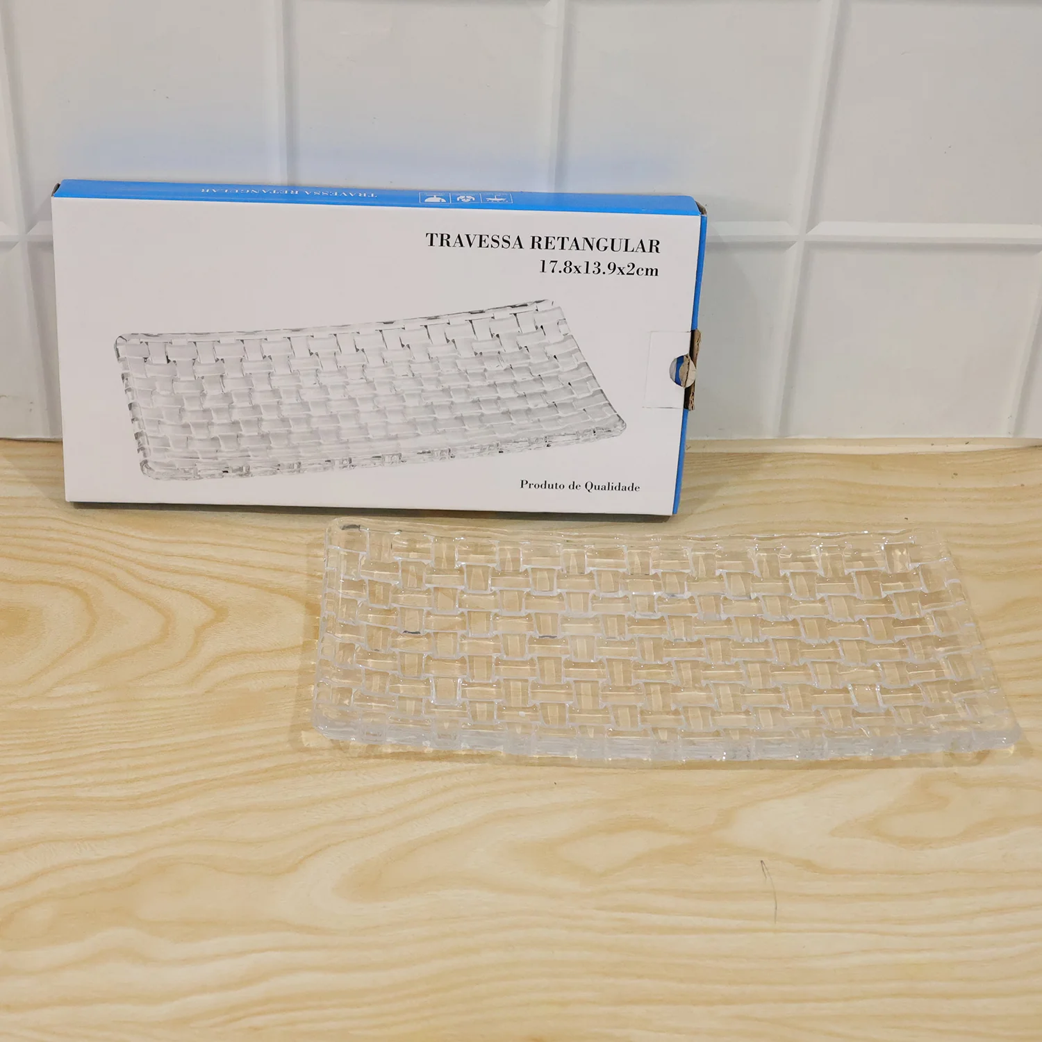 Transparent Glass Serving Tray 11 Inch Rectangular Basketweave Platter (1 Pc) - Image 9