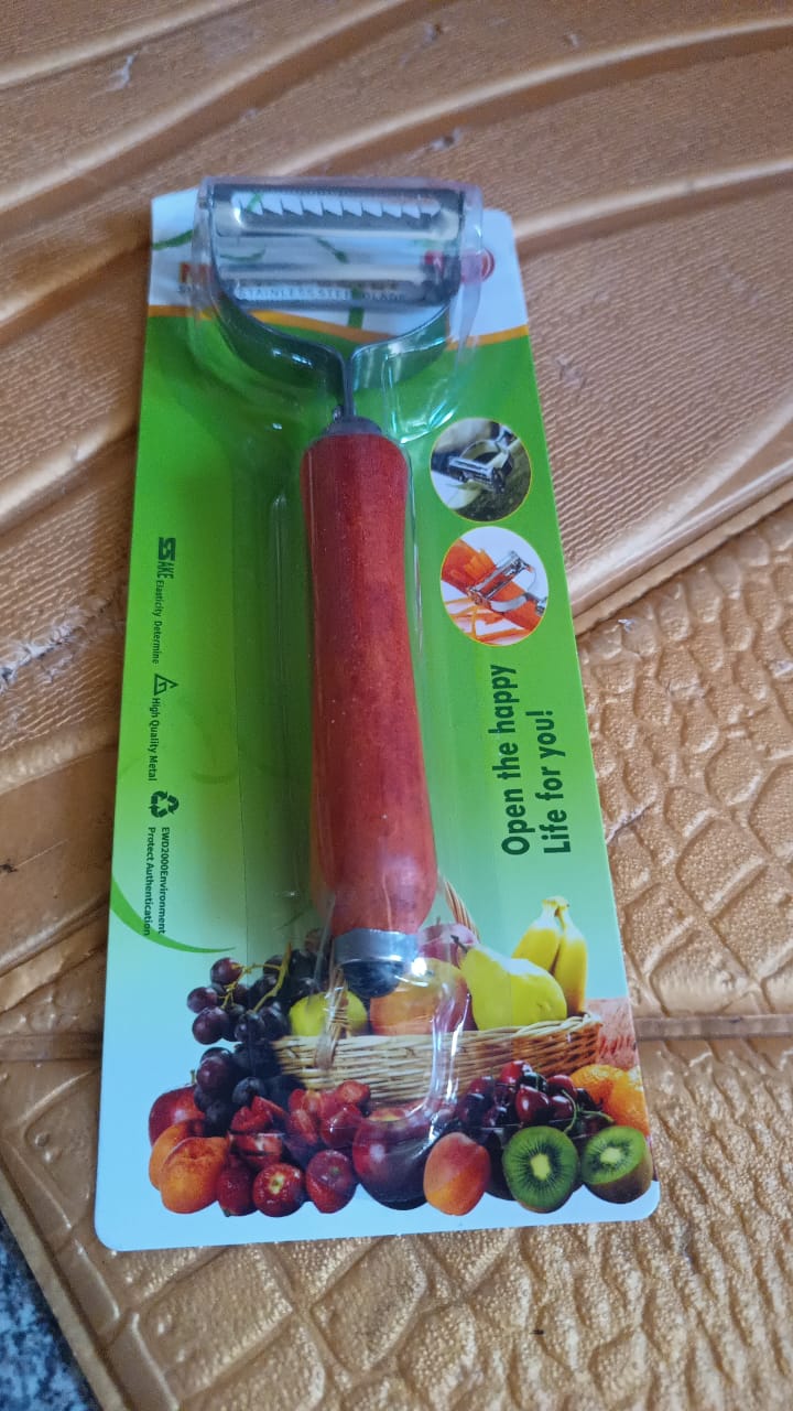 Vegetable Peeler with Wooden Handle – Sharp Steel Blade - Image 7